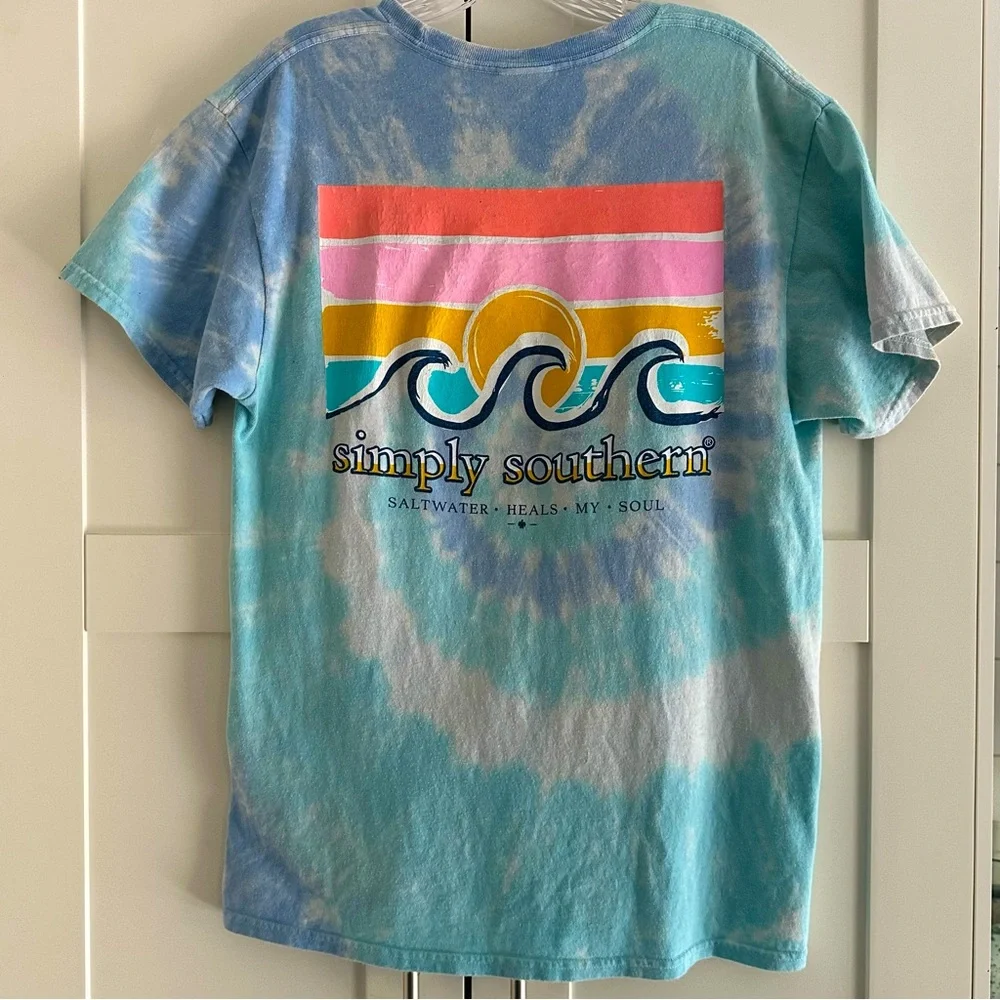 Simply Southern Women’s T-Shirt Size Medium - Picture 2 of 5